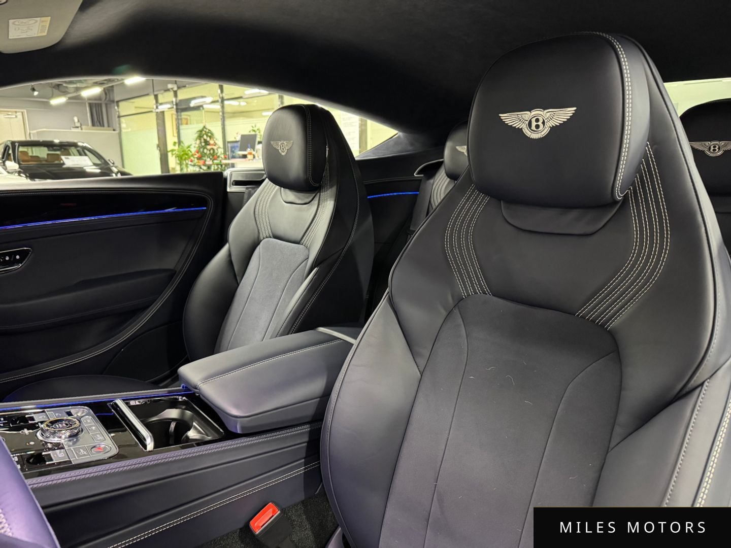 Bentley Continental GT 2023 — миниатюра 9
