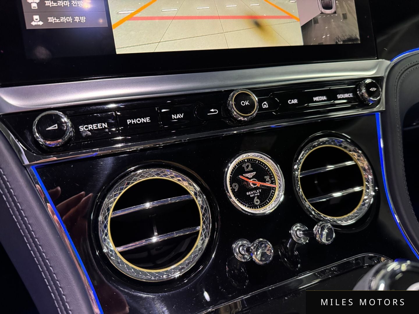 Bentley Continental GT 2023 — миниатюра 11