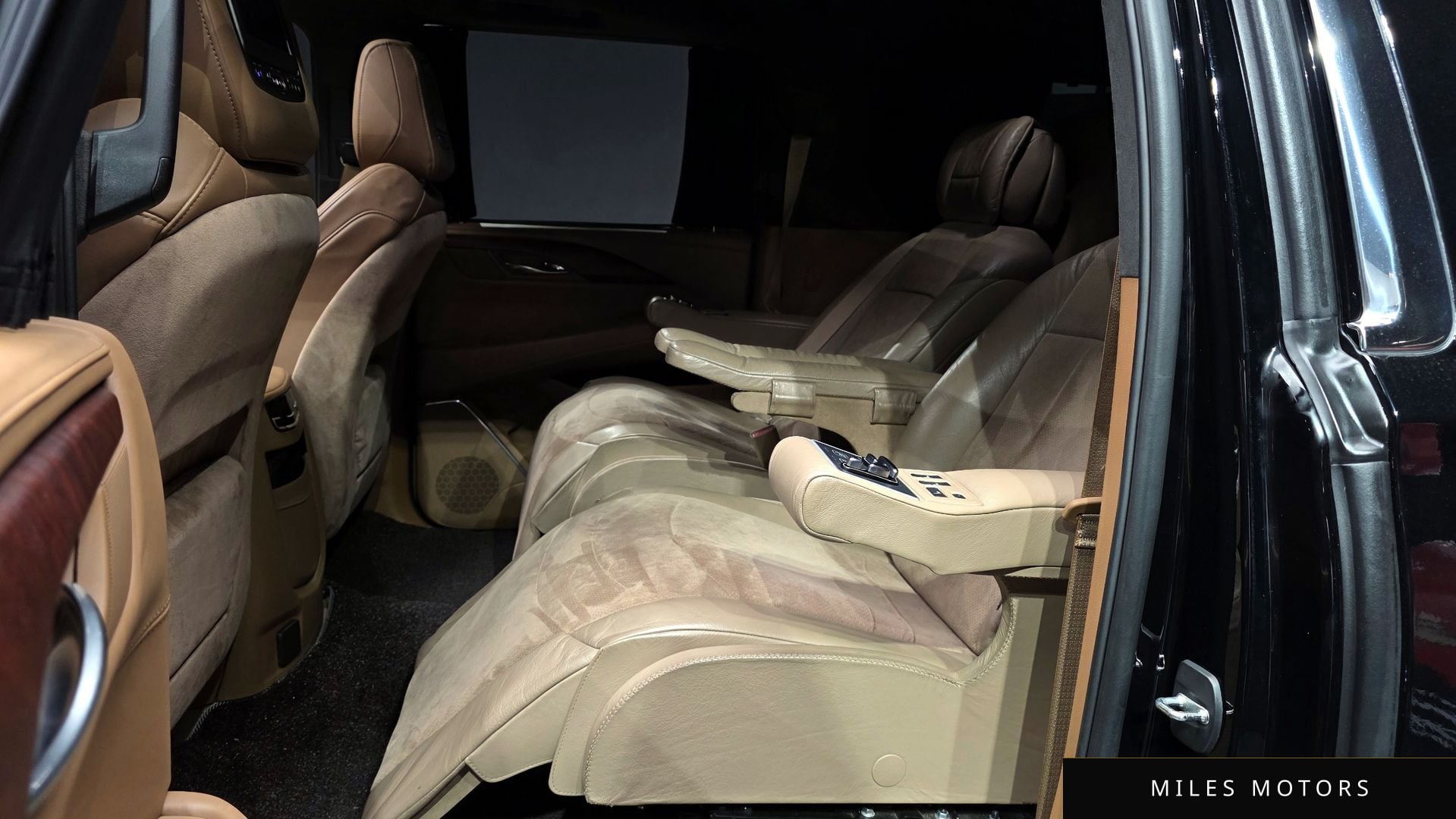 Cadillac Escalade 2017 — миниатюра 12