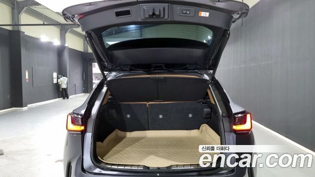 Лексус NX350h 2024 — миниатюра 17