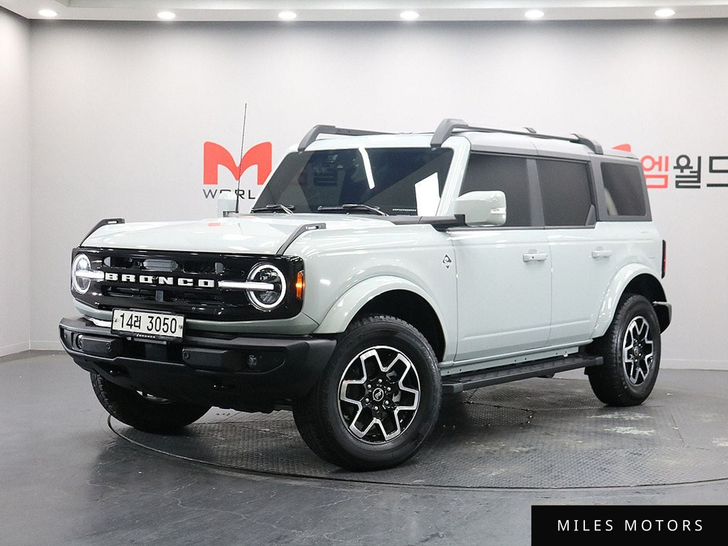 Ford Bronco 2023 — фото 1 из 12