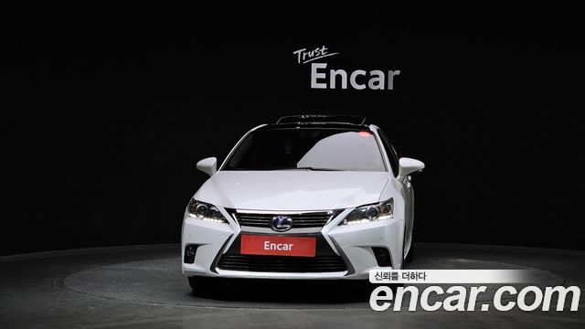 Лексус CT200h 2017 — миниатюра 3