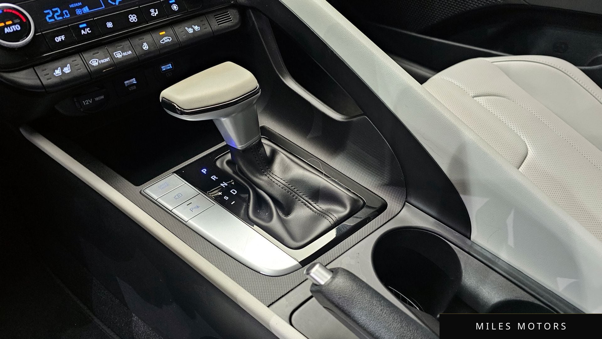 Hyundai AVANTE 2021 — миниатюра 9