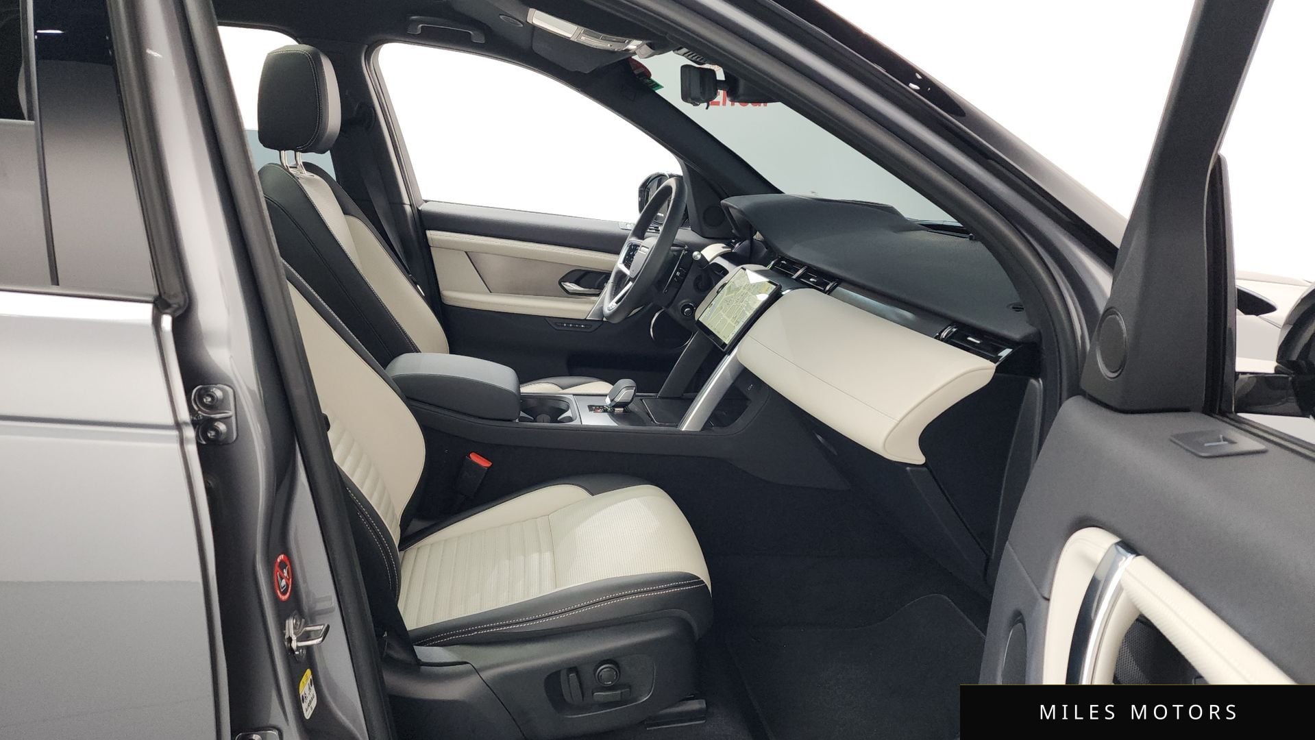 Land Rover Discovery Sport 2025 — миниатюра 11