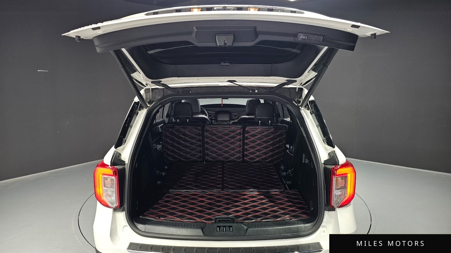 Ford Explorer 2020 — миниатюра 4