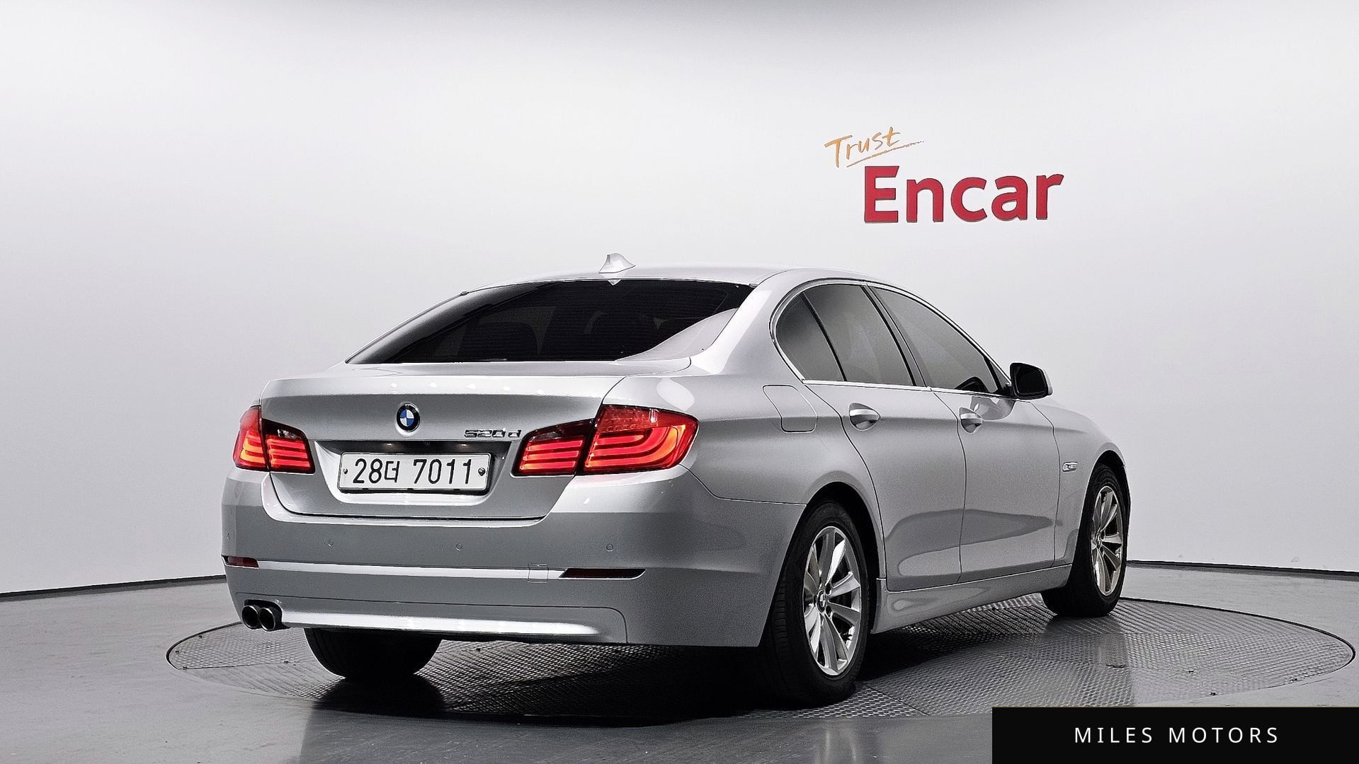 BMW 5 Series (F10) 2013 — миниатюра 2