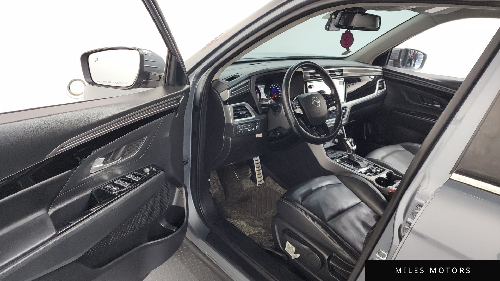 KG Mobility Beautiful Korando 2022 — миниатюра 10