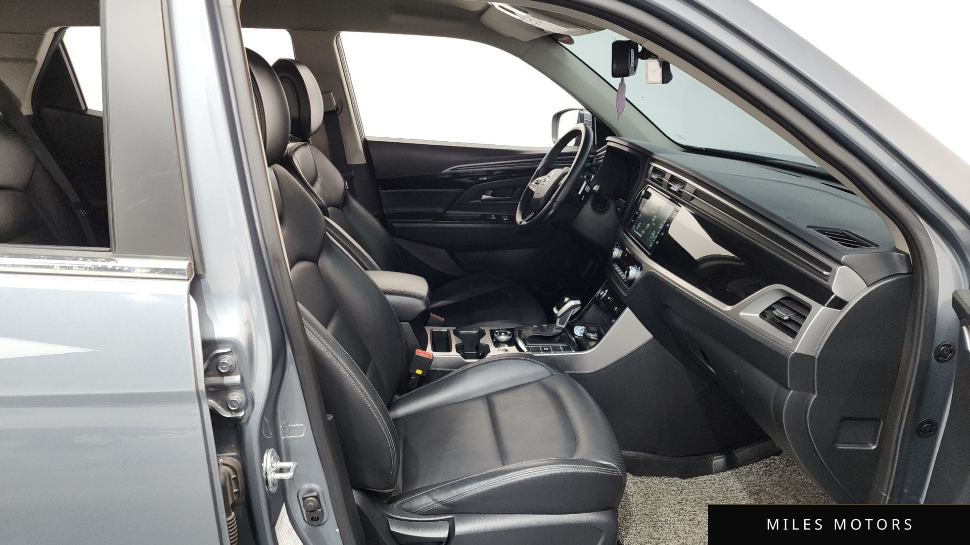 KG Mobility Beautiful Korando 2022 — миниатюра 11