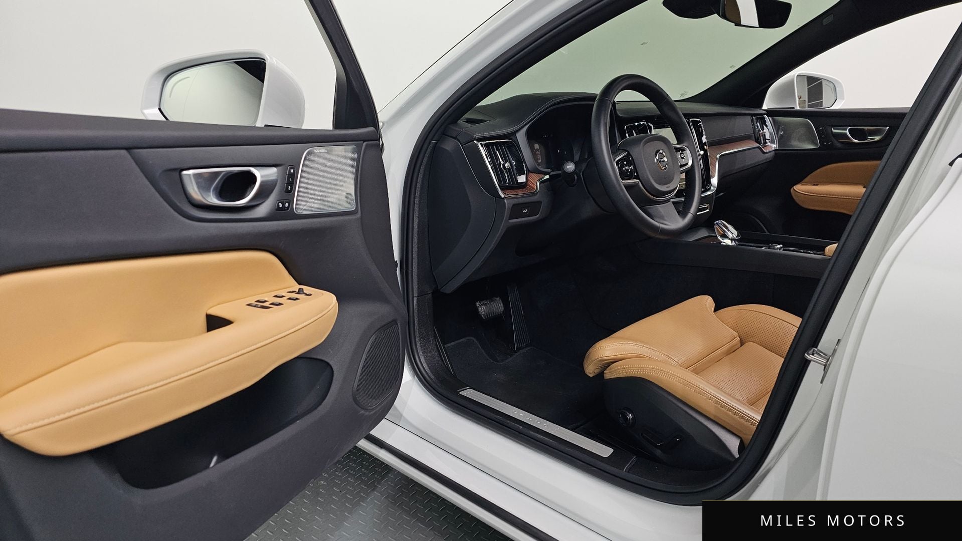 Volvo S60 2025 — миниатюра 11