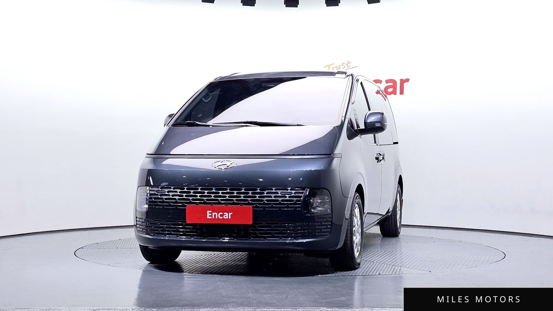 Hyundai 스타리아 2023 — миниатюра 3