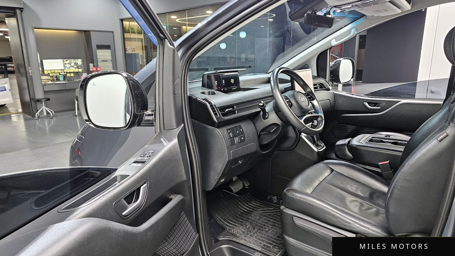 Hyundai 스타리아 2023 — миниатюра 11
