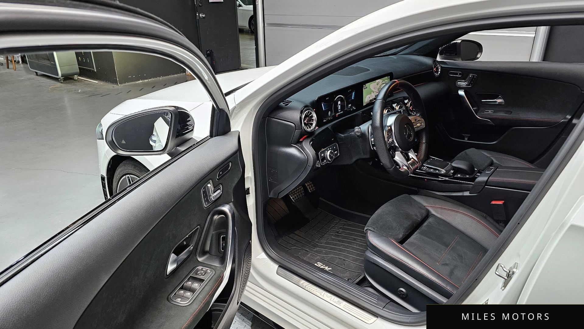 Mercedes-Benz A-Class W177 2023 — миниатюра 10