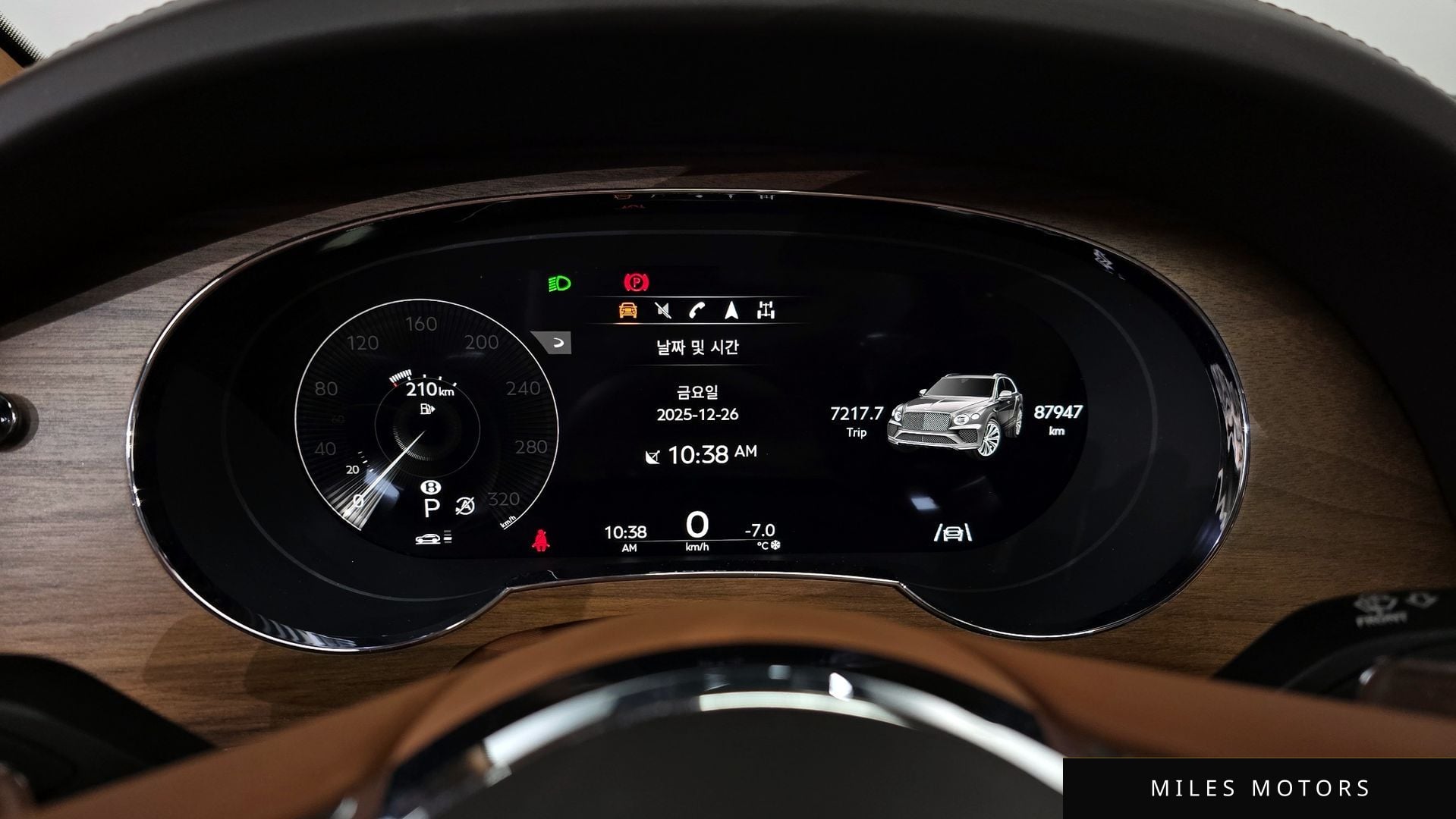 Bentley 벤테이가 2023 — миниатюра 8