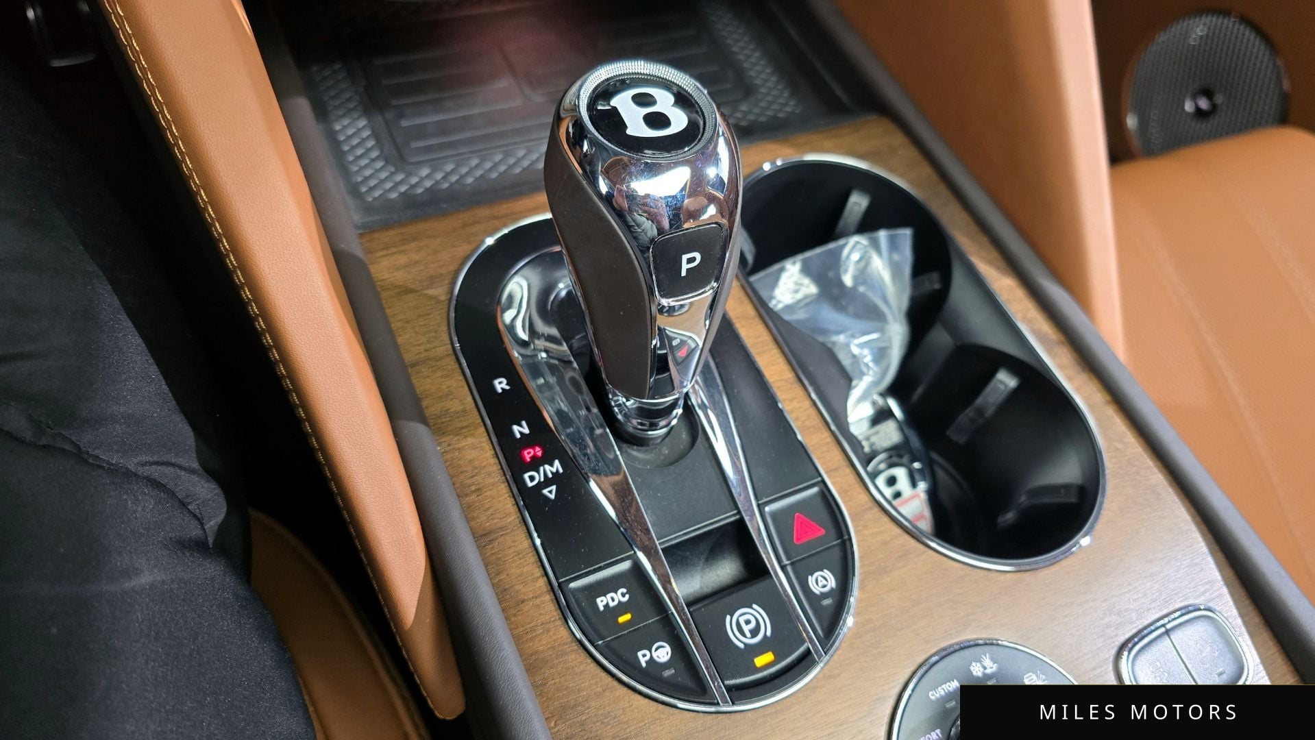 Bentley 벤테이가 2023 — миниатюра 9
