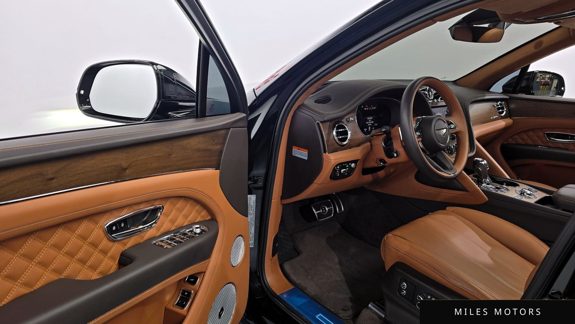 Bentley 벤테이가 2023 — миниатюра 10