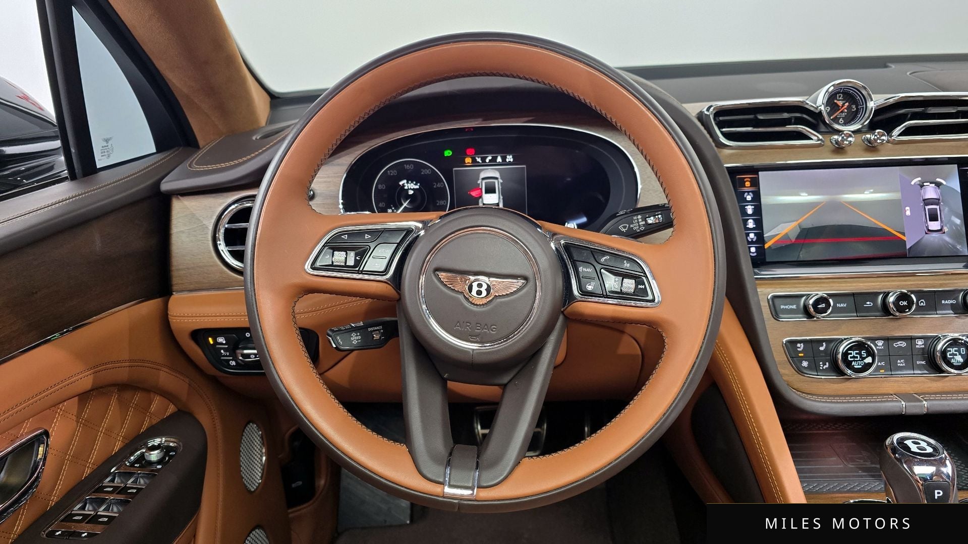 Bentley 벤테이가 2023 — миниатюра 13