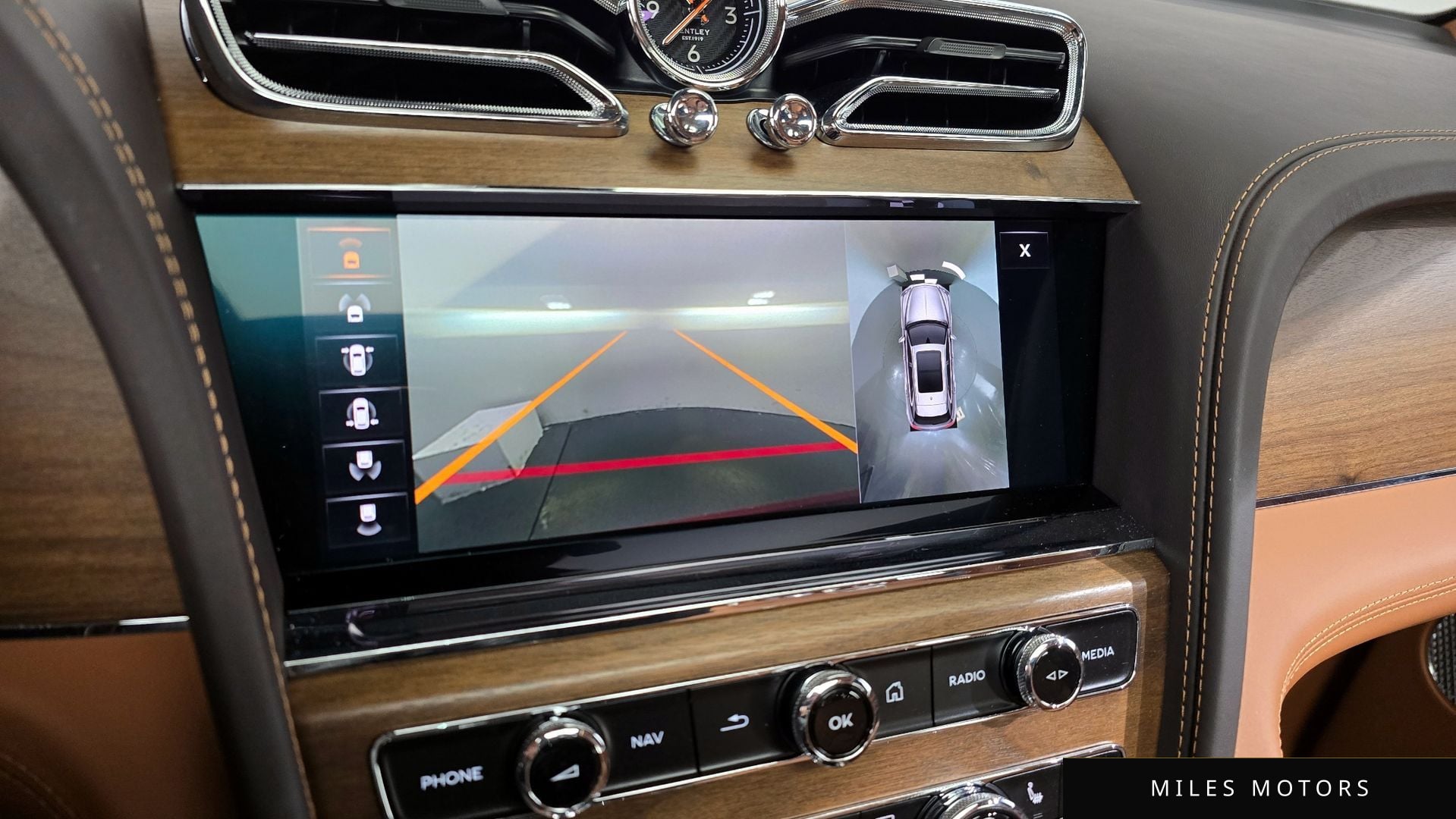 Bentley 벤테이가 2023 — миниатюра 17