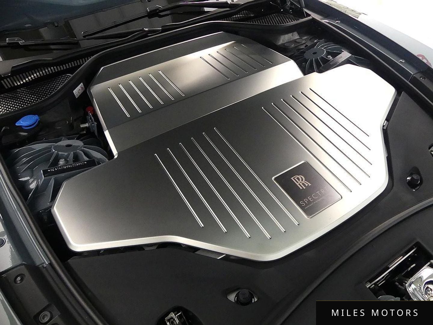 Rolls-Royce 스펙터 2024 — миниатюра 5