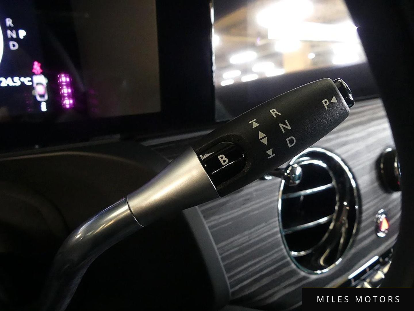 Rolls-Royce 스펙터 2024 — миниатюра 8