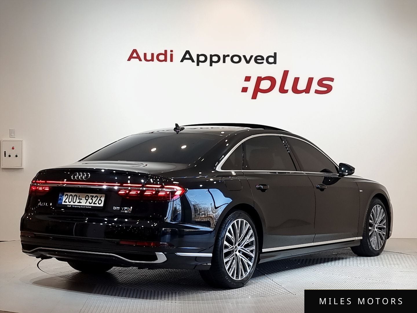 Audi A8 (D5) 2023 — миниатюра 2