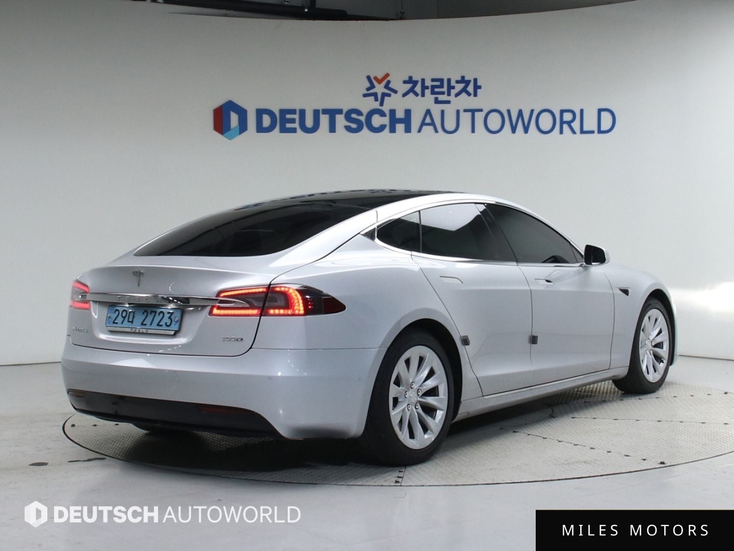 Tesla Model S 2017 — миниатюра 2