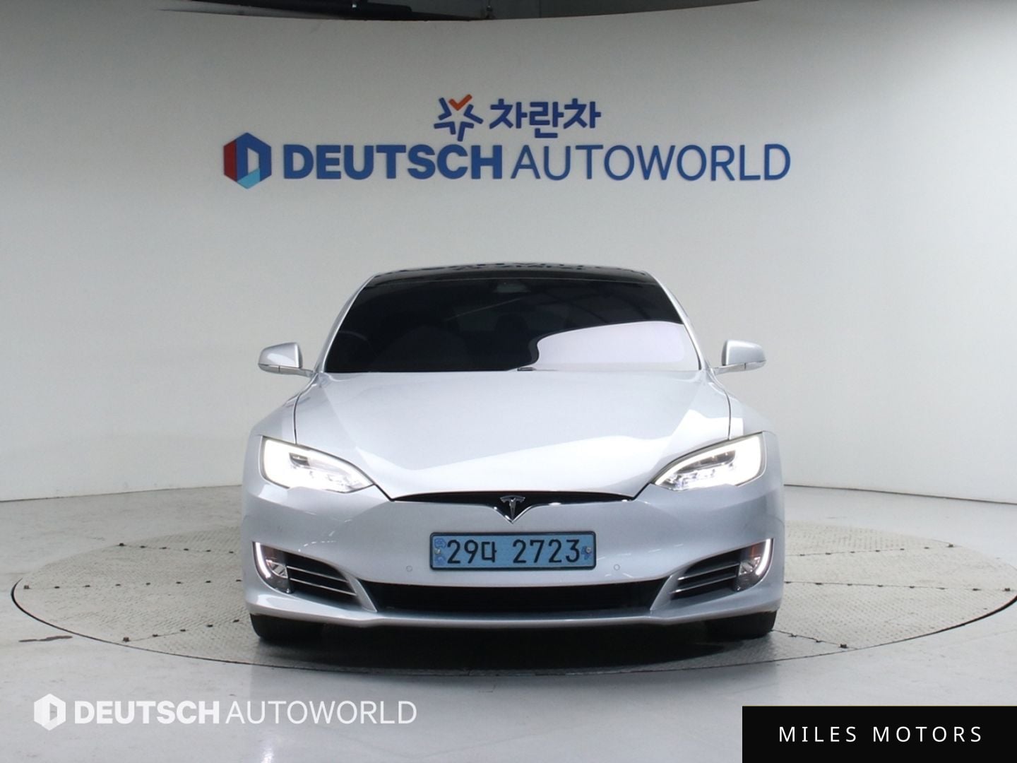 Tesla Model S 2017 — миниатюра 3