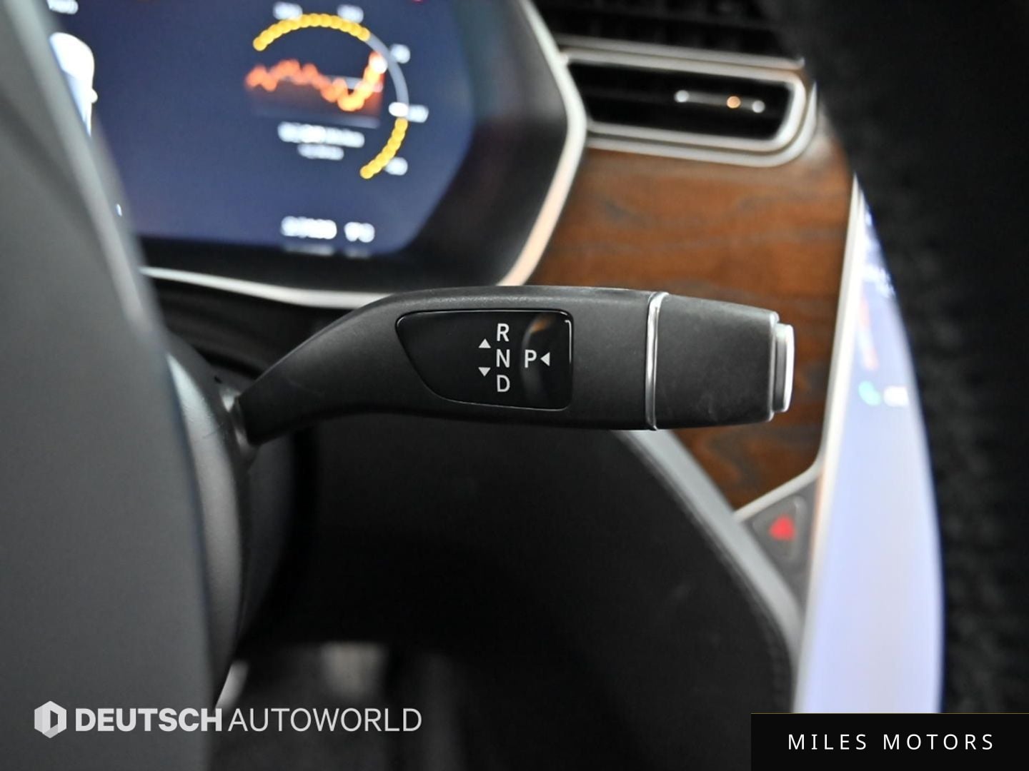 Tesla Model S 2017 — миниатюра 9