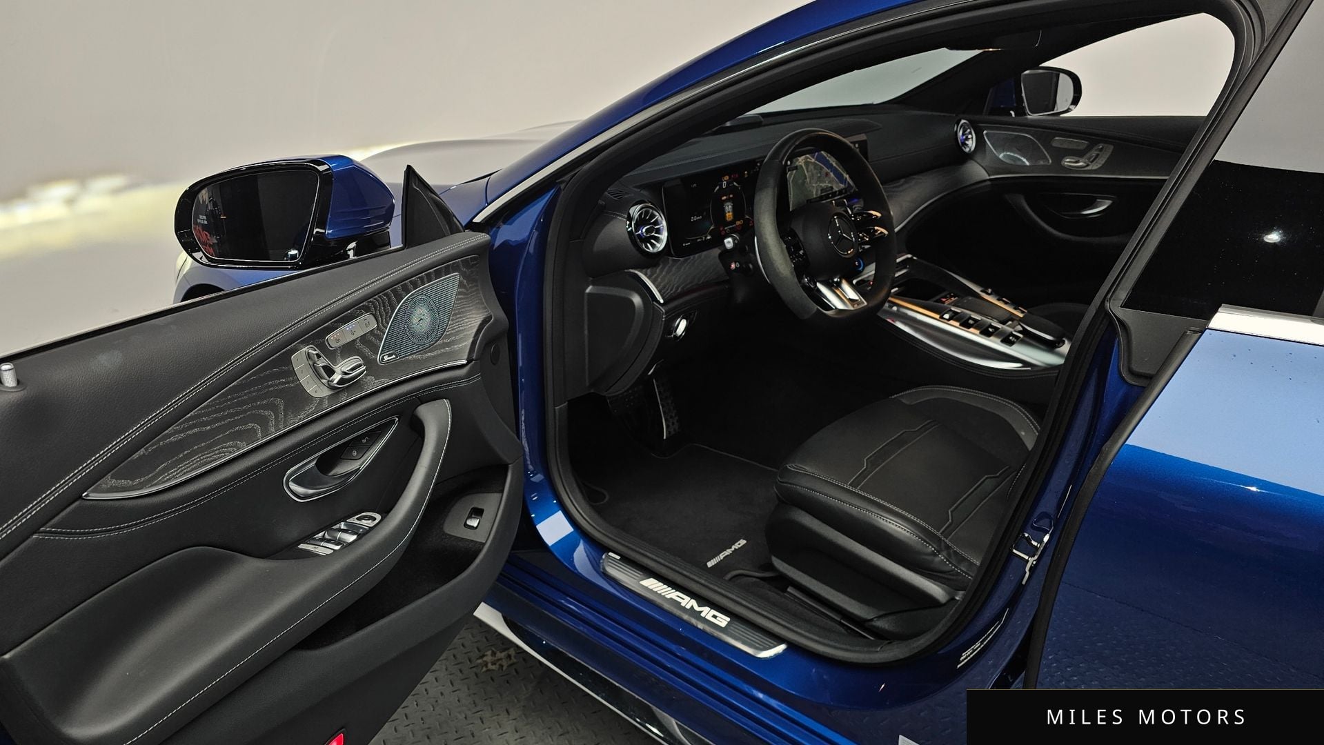 Mercedes-Benz AMG GT 2023 — миниатюра 11