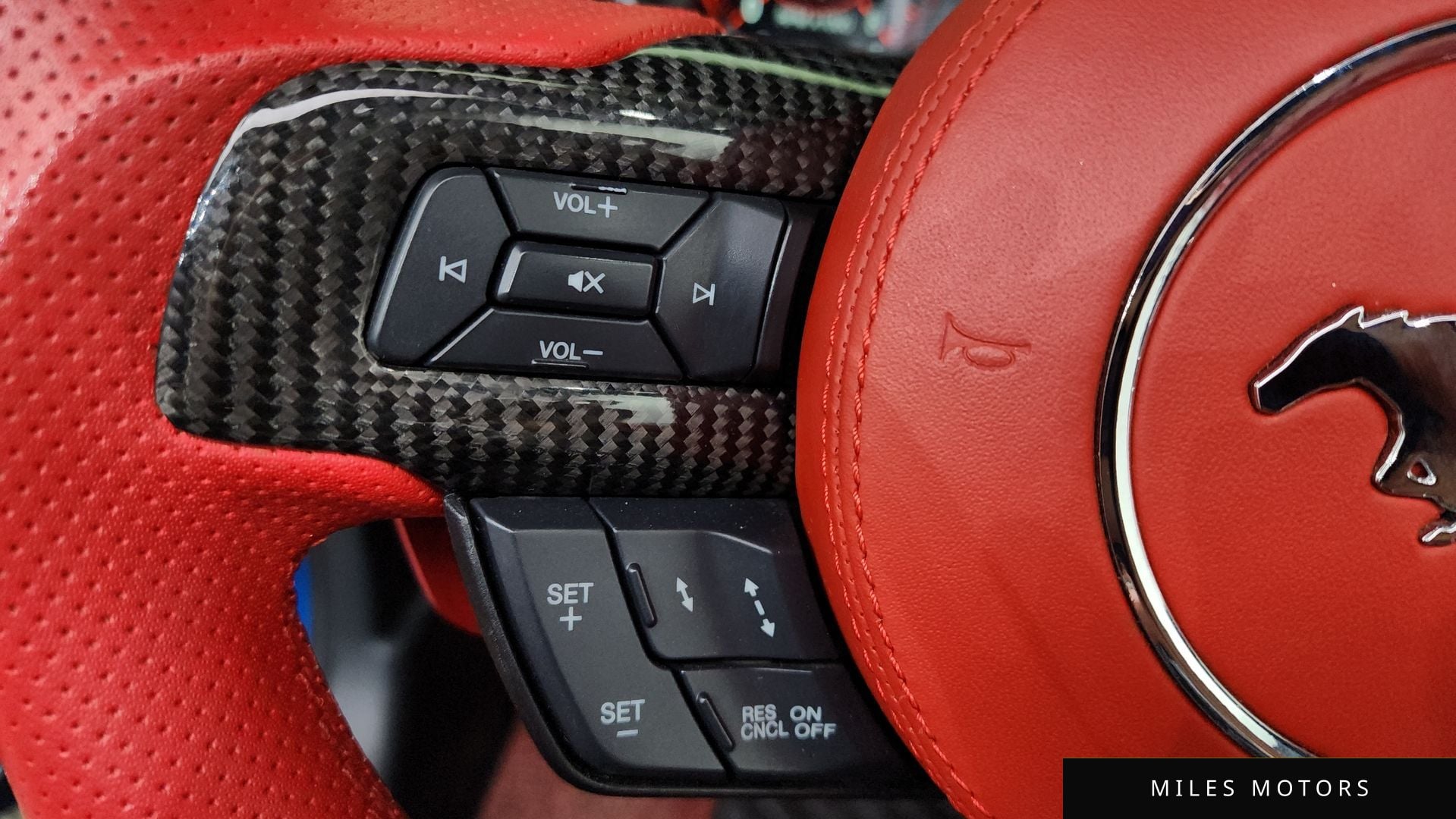 Ford 머스탱 2020 — миниатюра 18