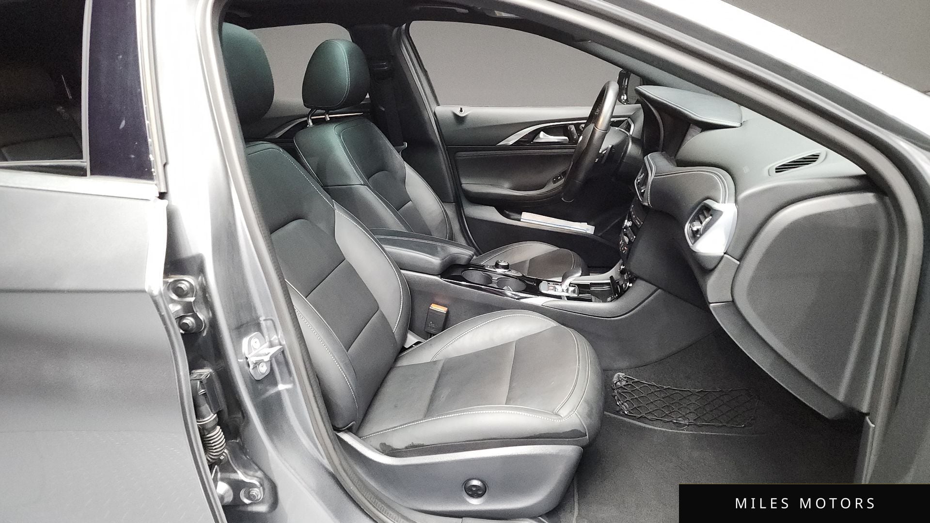 Infiniti Q30 2019 — миниатюра 11