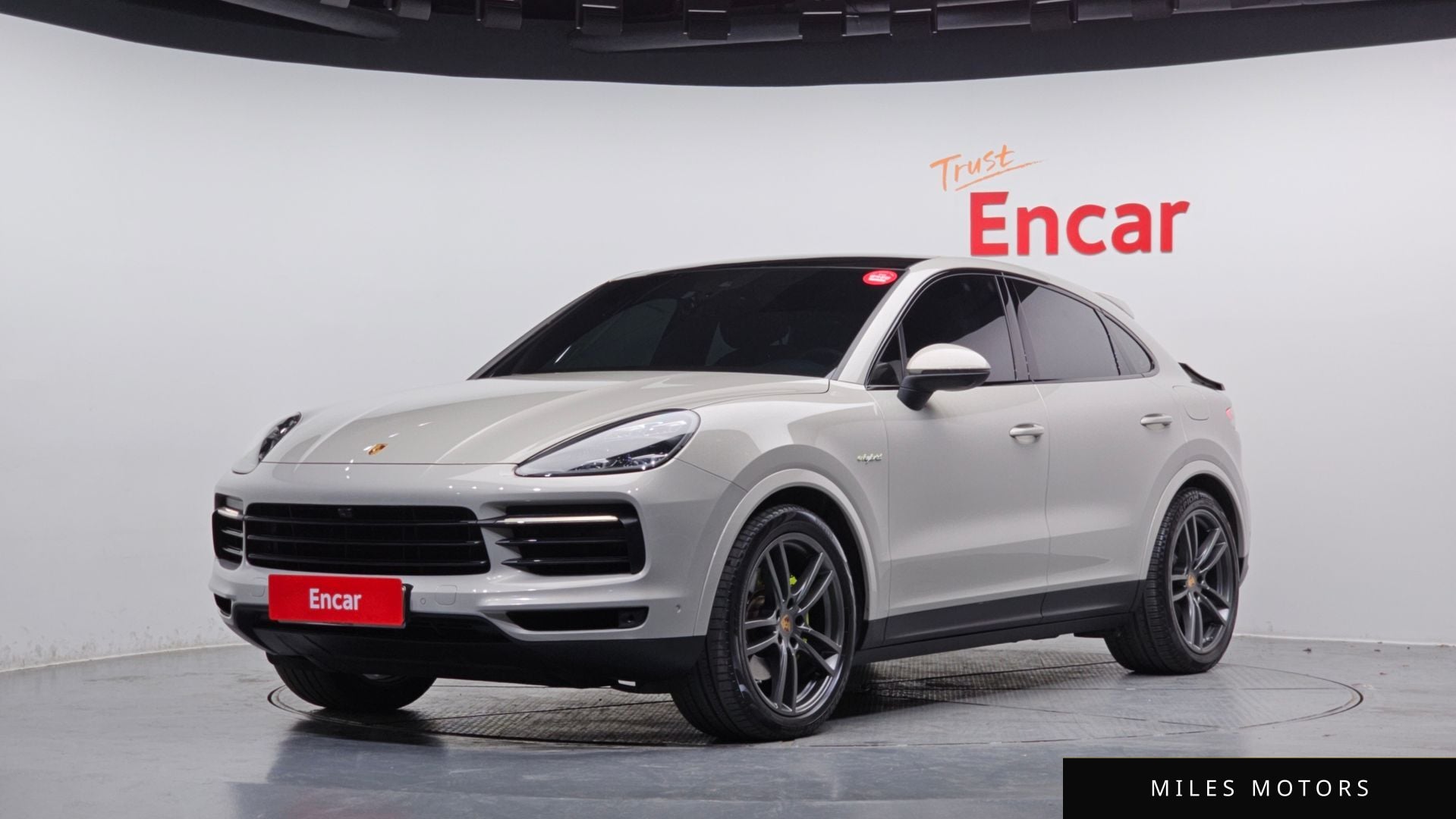 Porsche Cayenne 2021 — фото 1 из 12