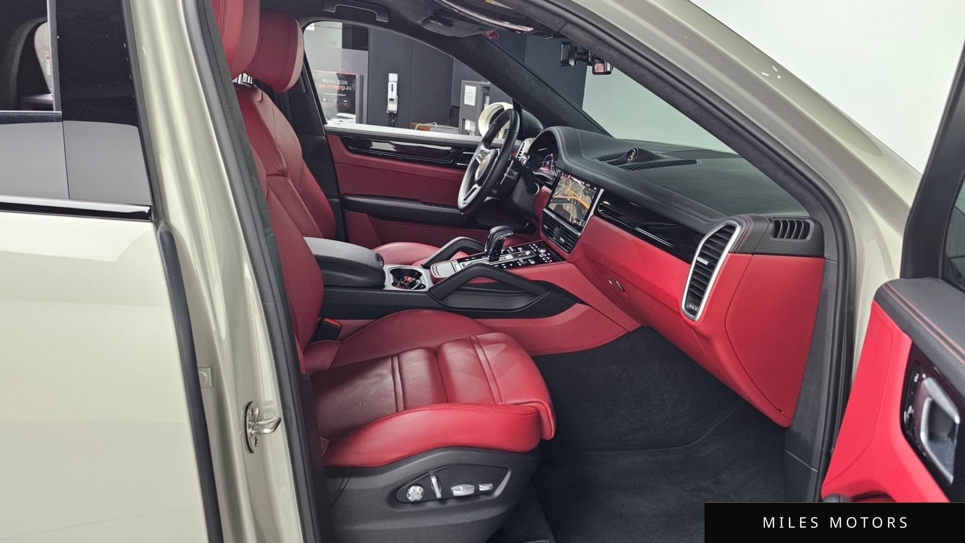 Porsche Cayenne 2021 — миниатюра 11