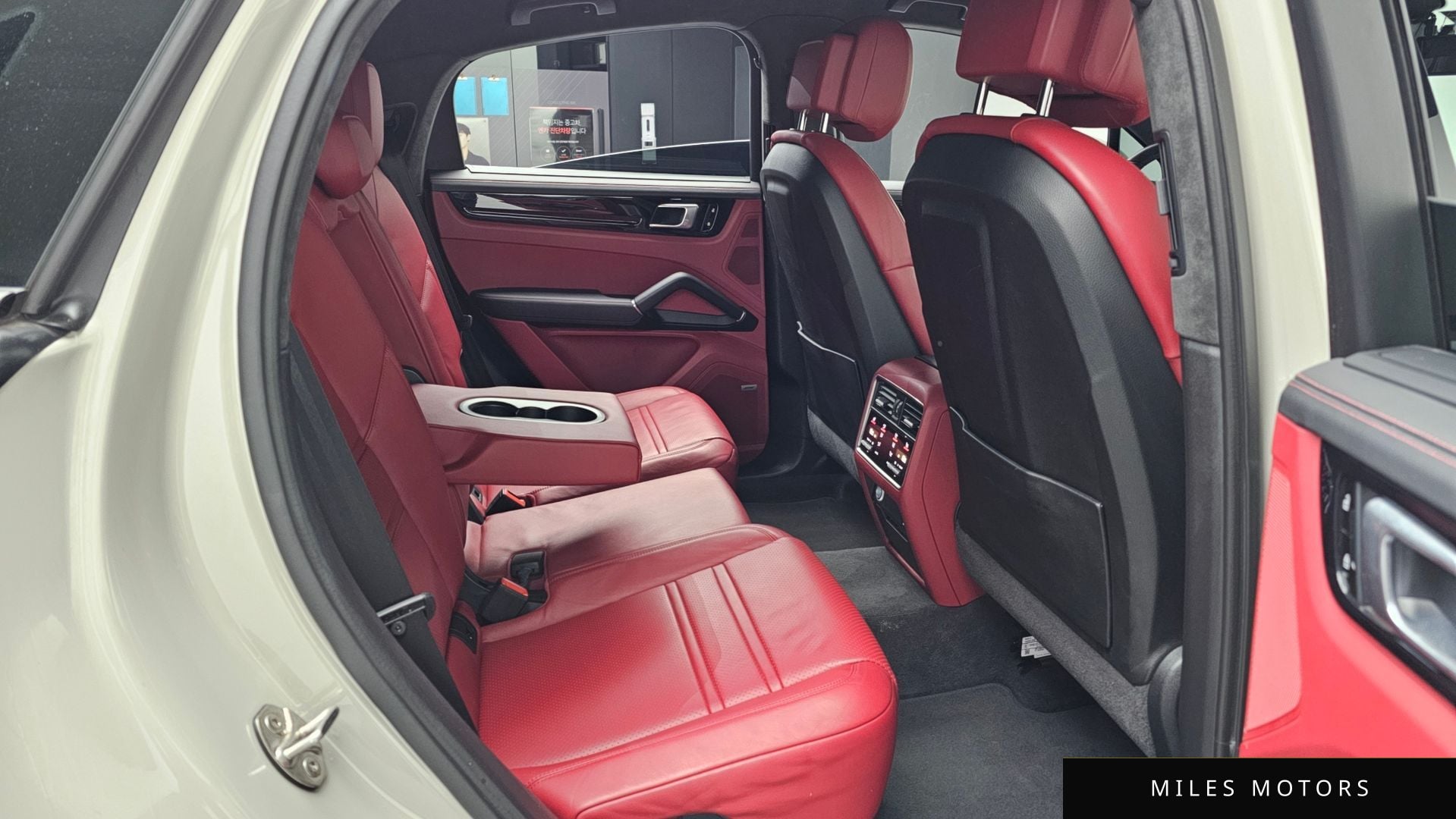 Porsche Cayenne 2021 — миниатюра 12
