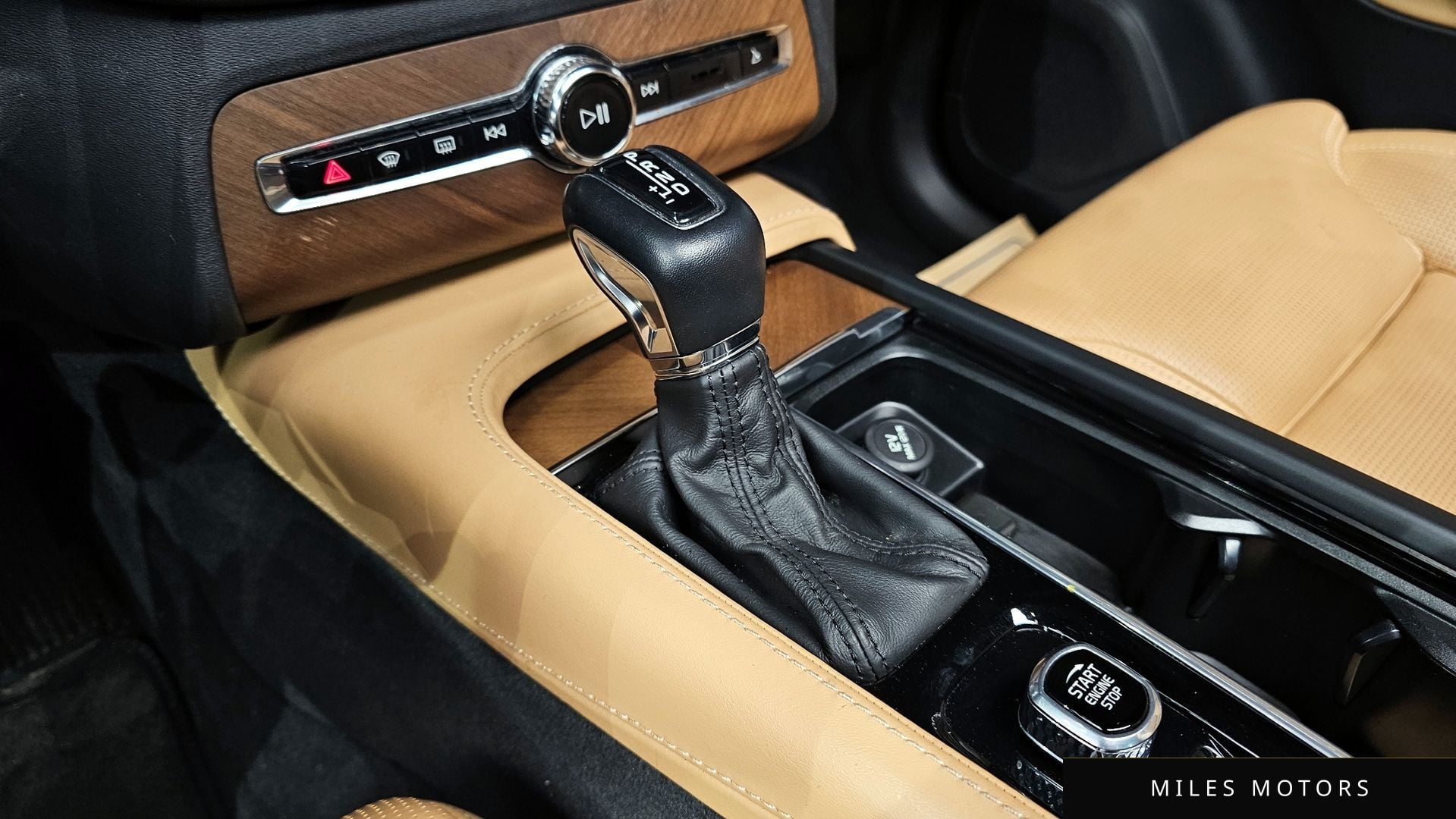 Volvo XC90 2019 — миниатюра 9