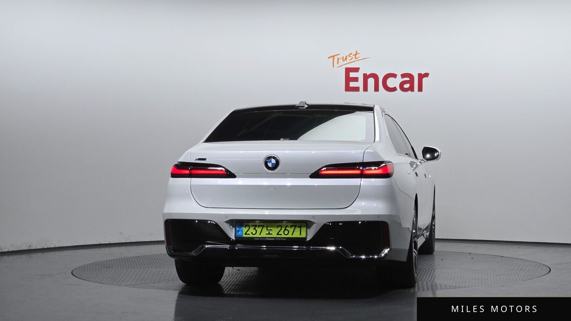 BMW 7 Series (G70) 2024 — миниатюра 4