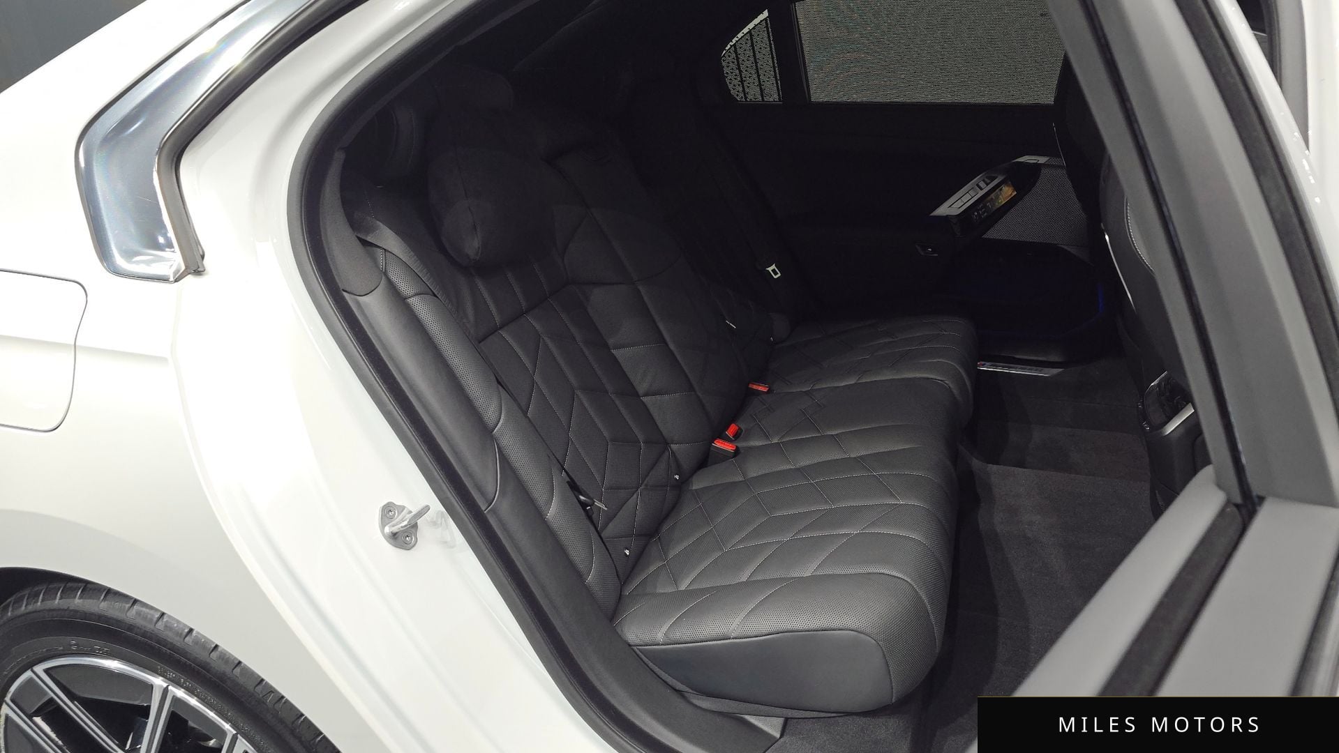 BMW 7 Series (G70) 2024 — миниатюра 12