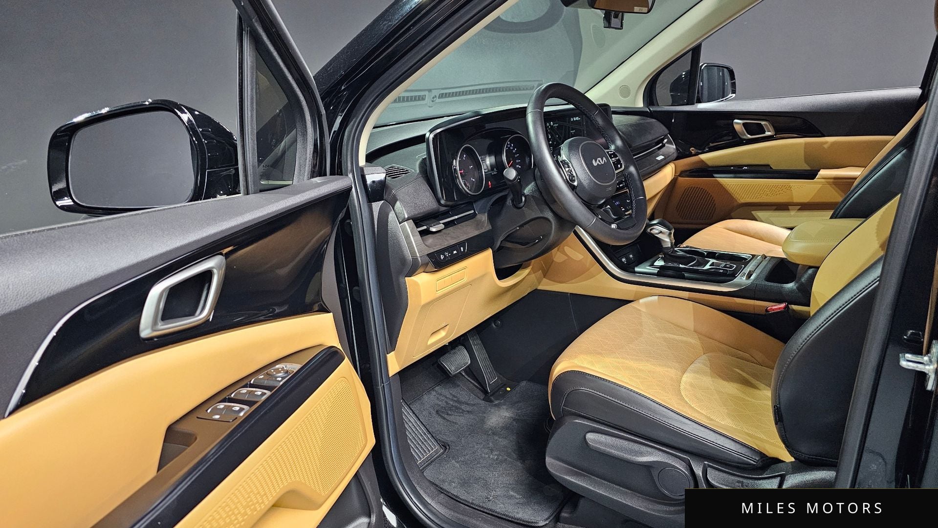Kia Carnival 2023 — миниатюра 11