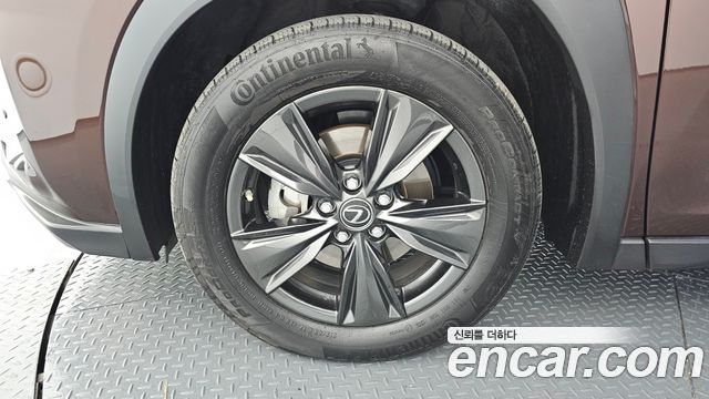 Лексус UX250h 2019 — миниатюра 5