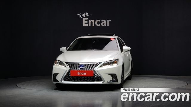 Лексус CT200h 2018 — миниатюра 3