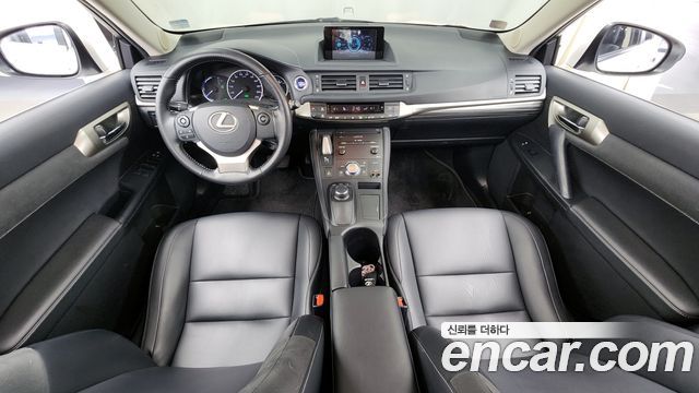 Лексус CT200h 2018 — миниатюра 7