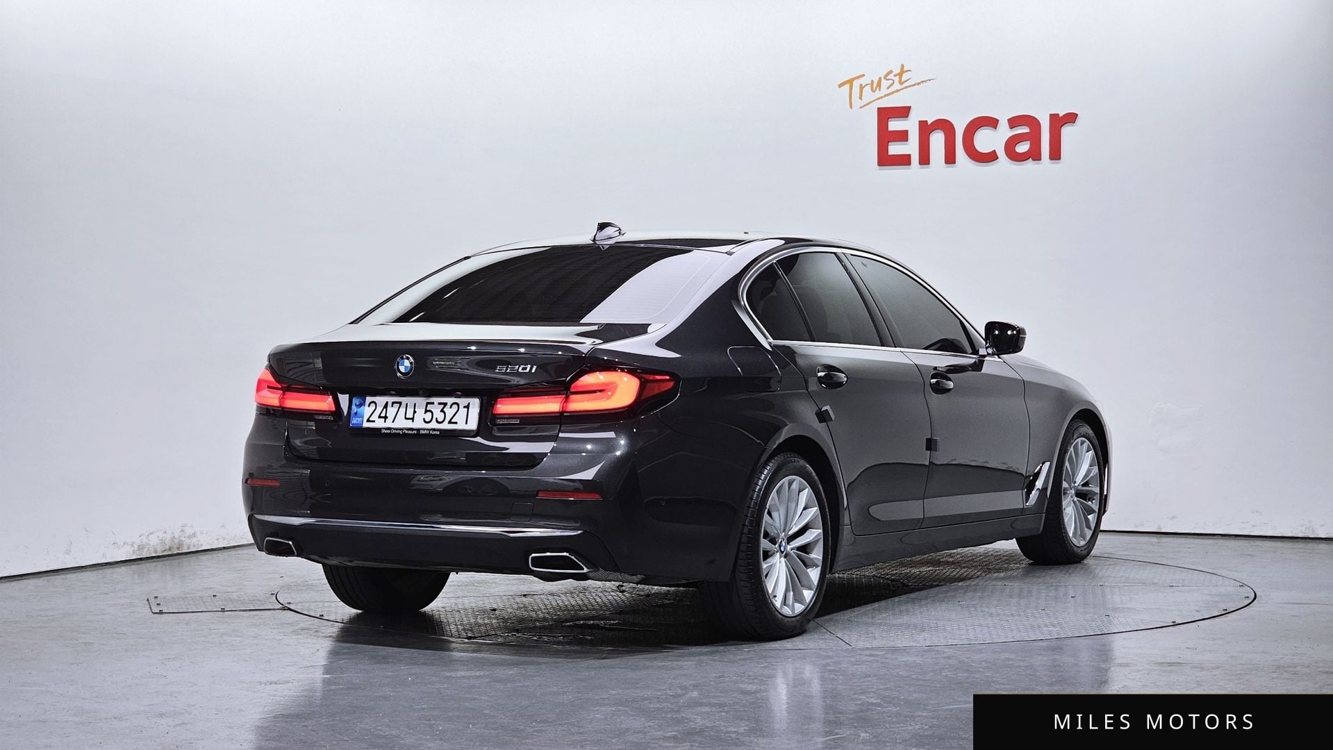 BMW 5 Series (G30) 2023 — миниатюра 2