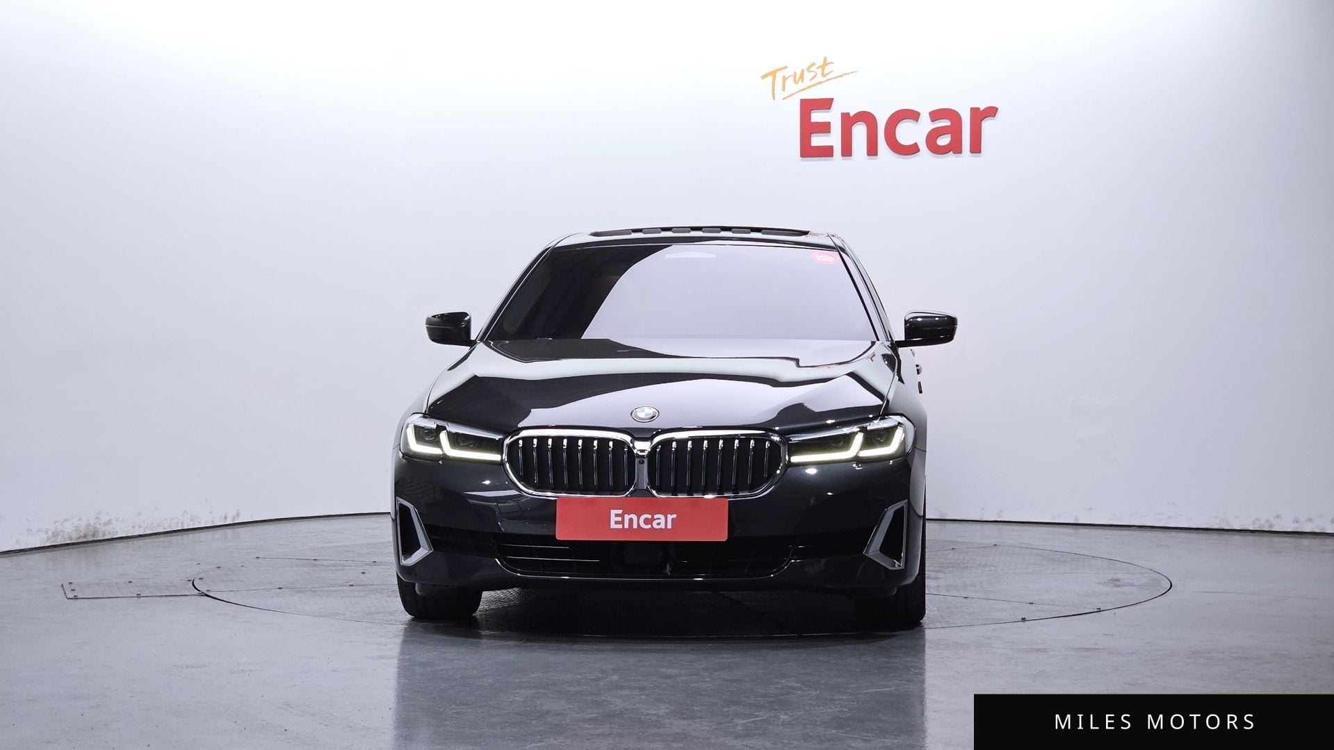 BMW 5 Series (G30) 2023 — миниатюра 3