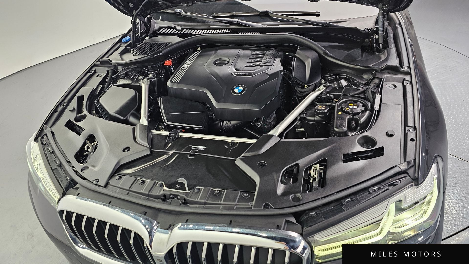 BMW 5 Series (G30) 2023 — миниатюра 6