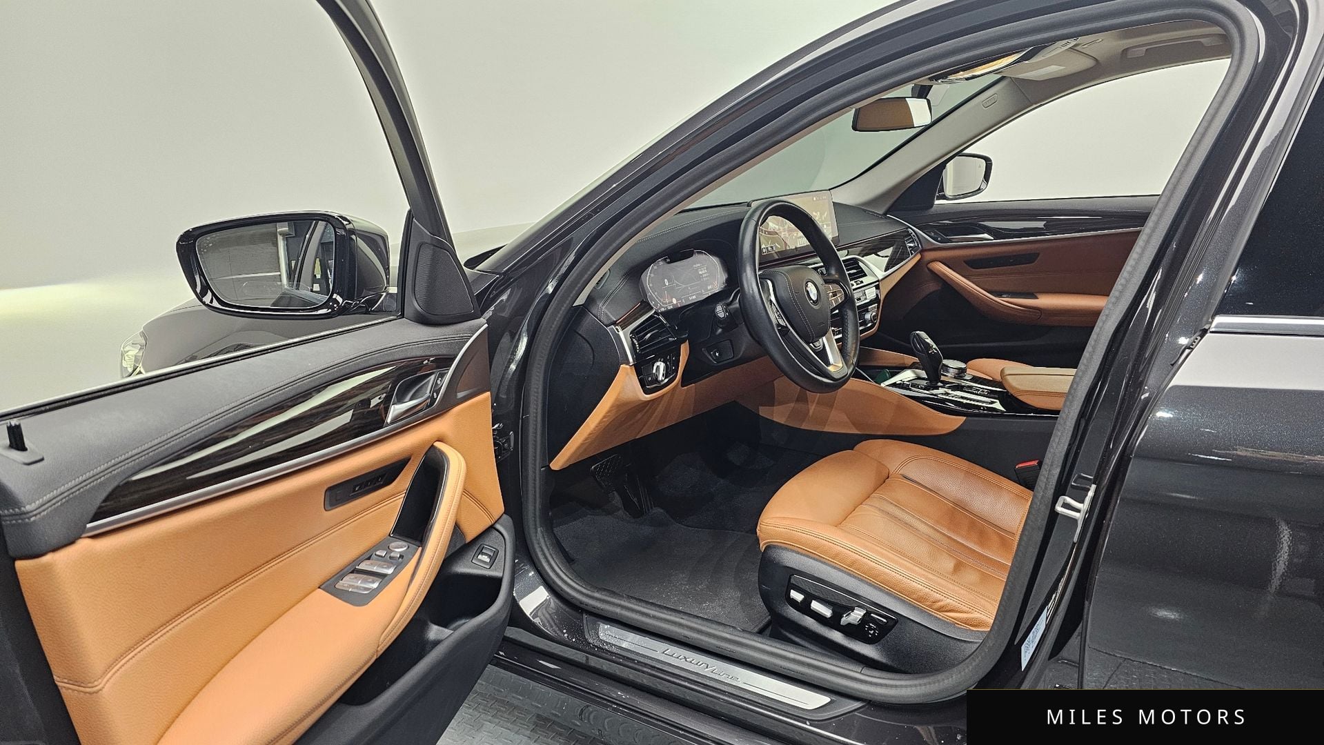 BMW 5 Series (G30) 2023 — миниатюра 10