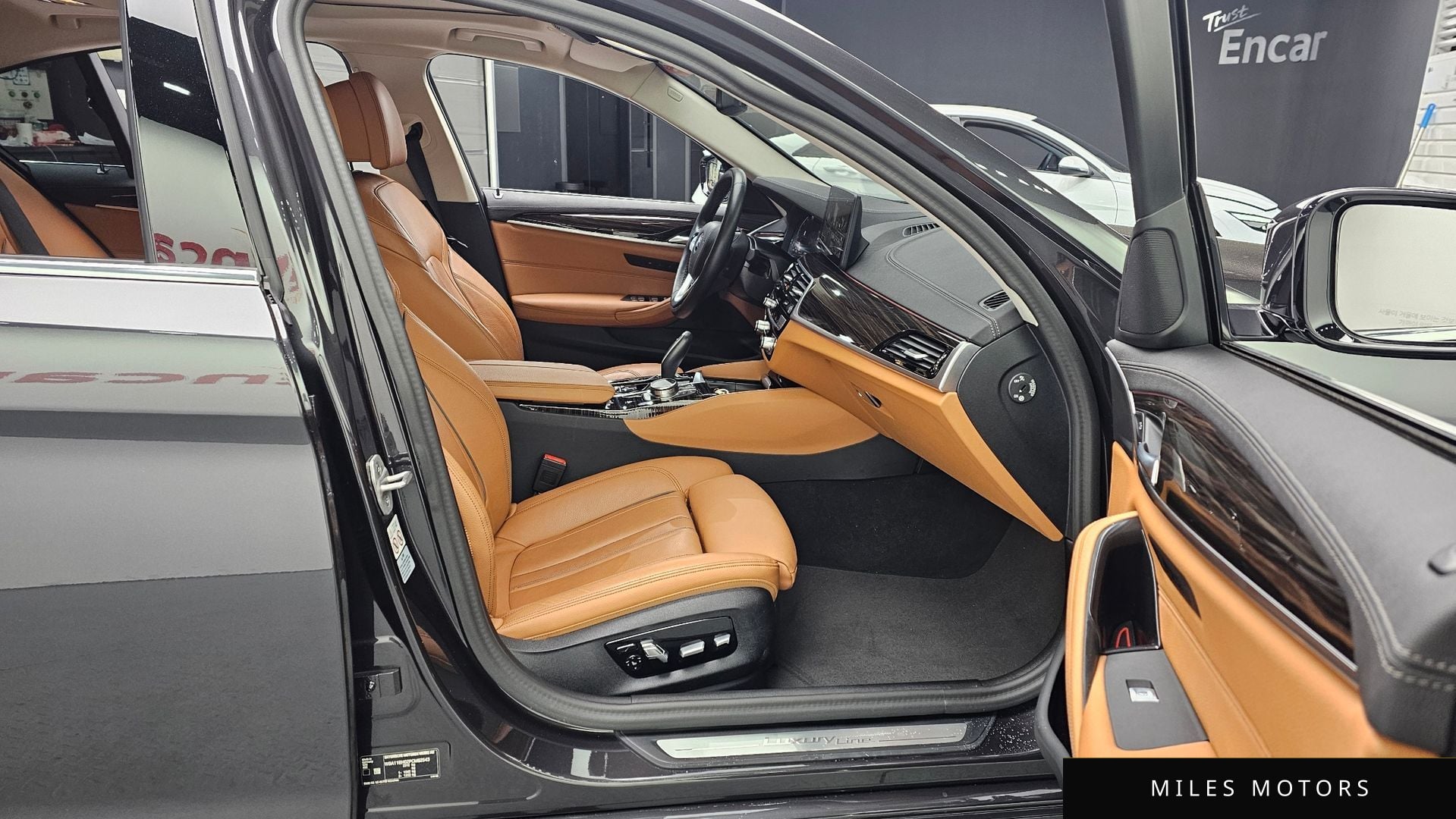 BMW 5 Series (G30) 2023 — миниатюра 11