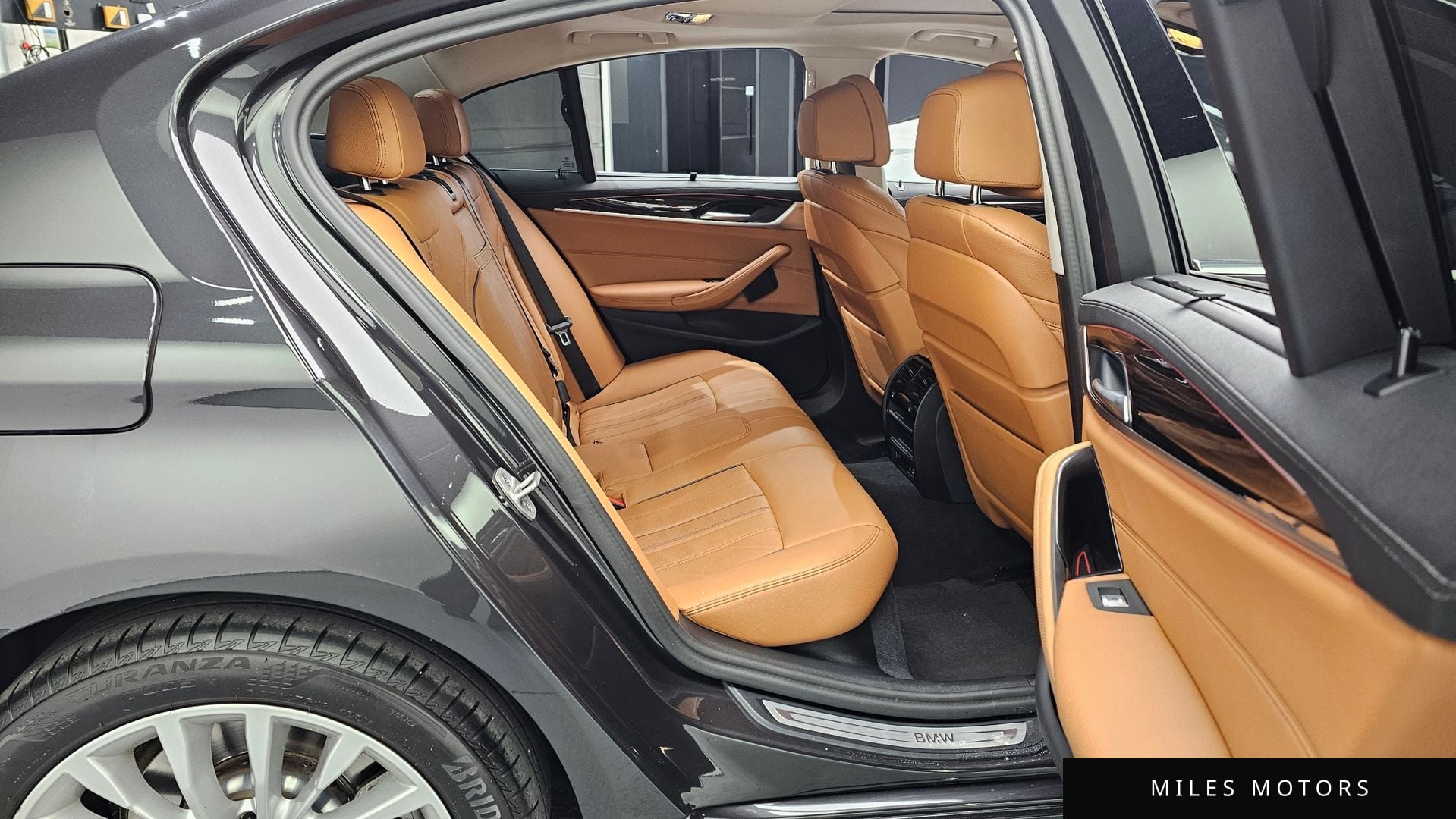 BMW 5 Series (G30) 2023 — миниатюра 12