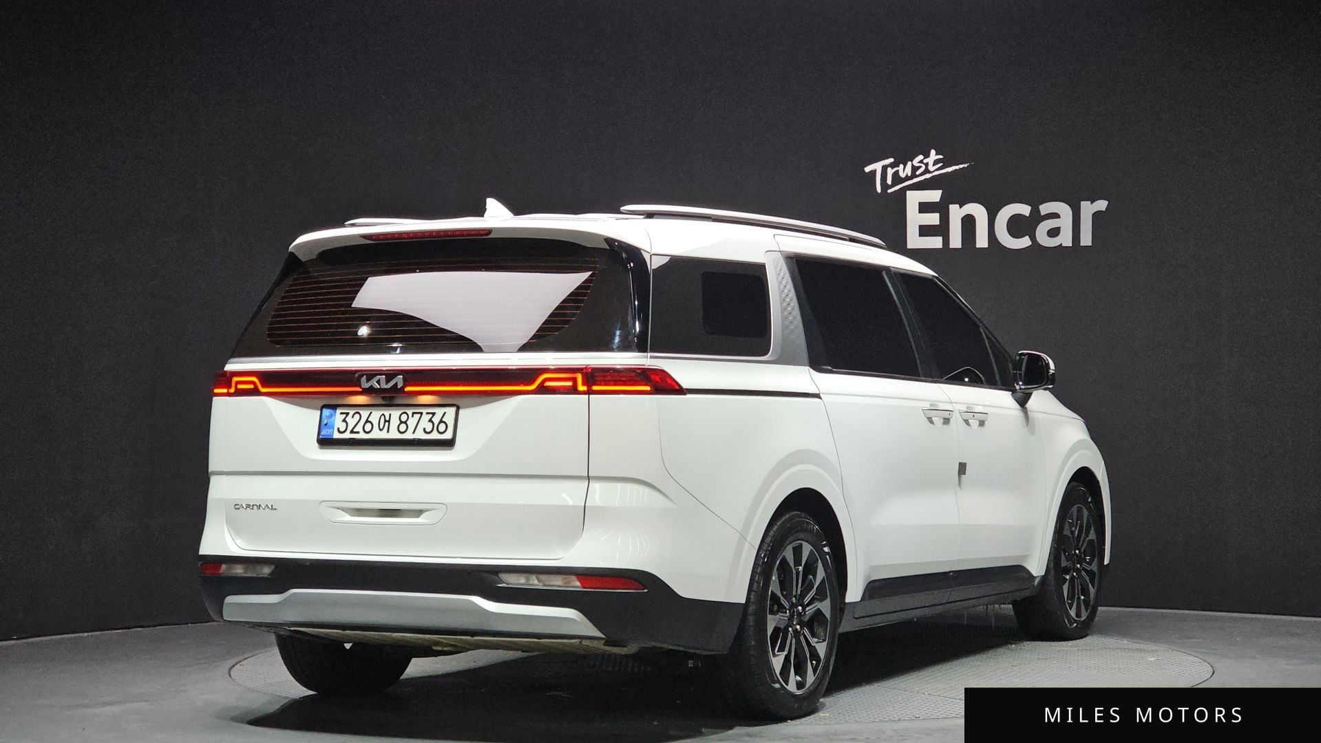 Kia Carnival 2023 — миниатюра 2