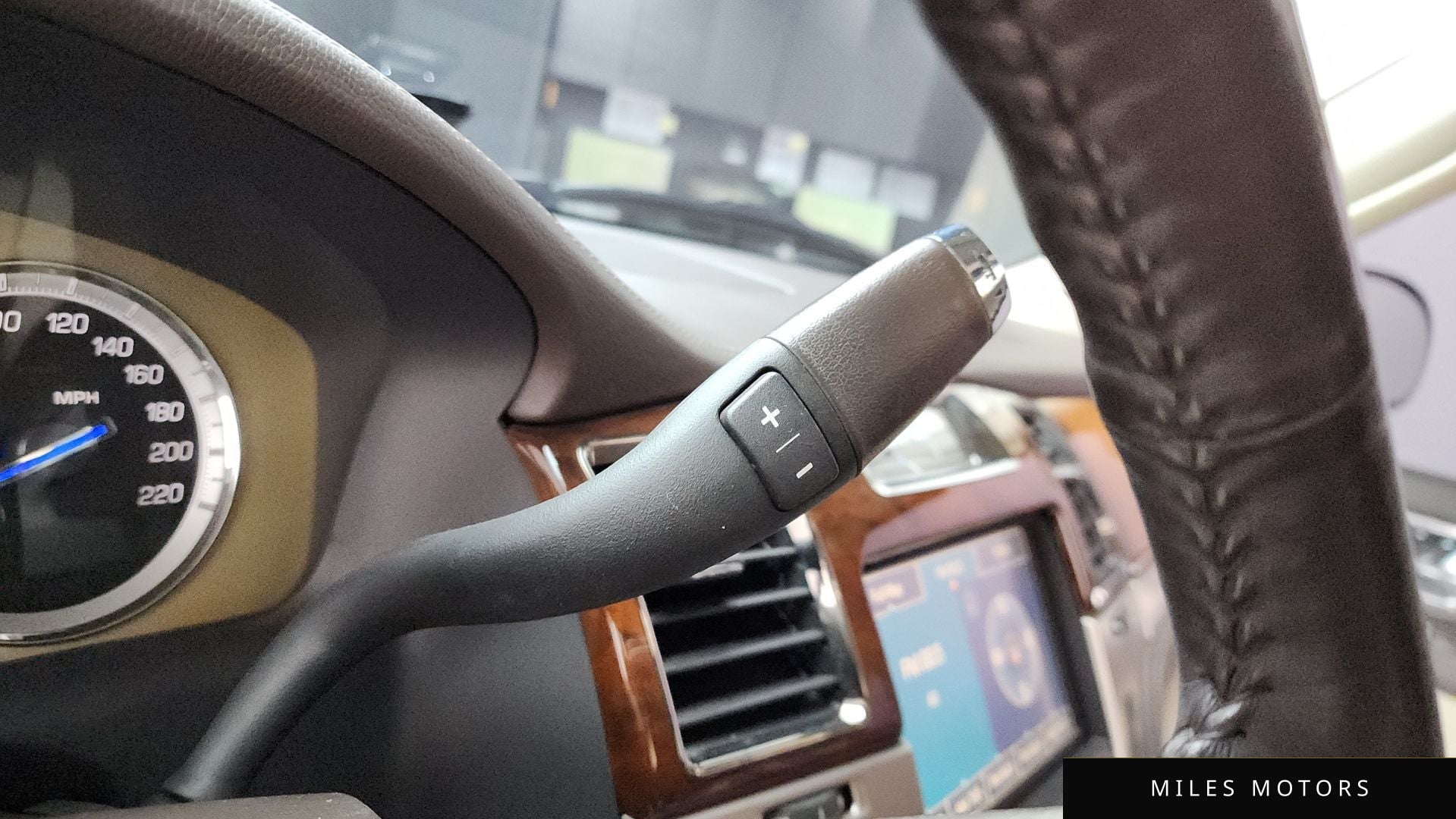 Cadillac Escalade 2012 — миниатюра 9