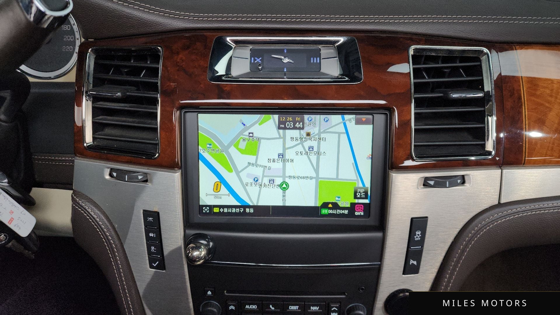 Cadillac Escalade 2012 — миниатюра 15