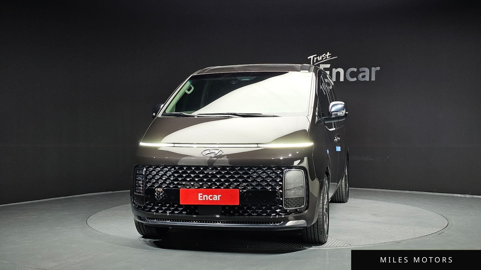 Hyundai Staria 2024 — миниатюра 3